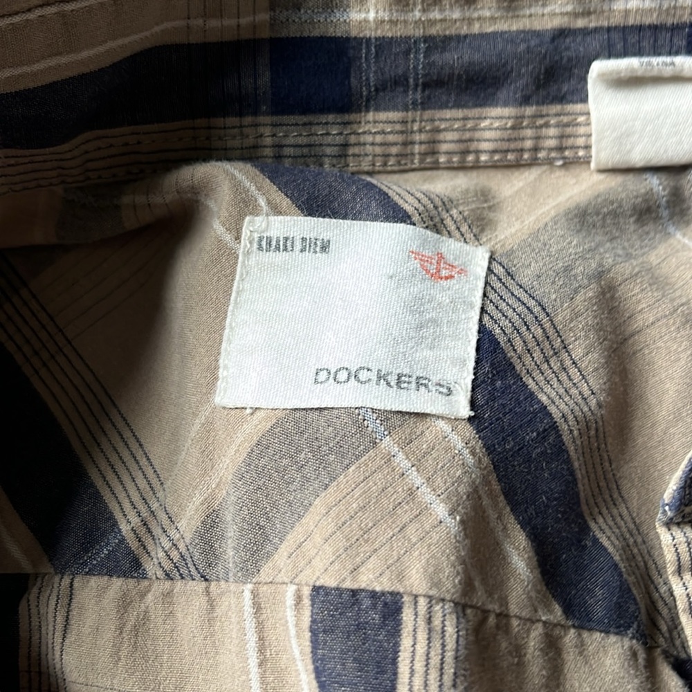 Dockers button up - Picture 2 of 3